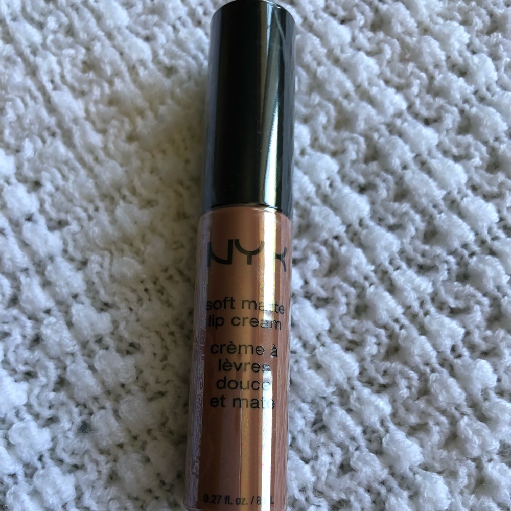 🌟🌟5 FOR $13!!🌟🌟NYX Matte Lip Cream in London